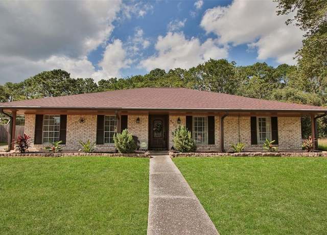 Property at 4903 Meadow Ln, Dickinson, TX 77539, 3 beds, 2 baths