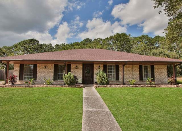 Property at 4903 Meadow Ln, Dickinson, TX 77539, 3 beds, 2 baths