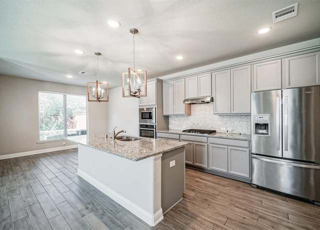 Property at 3 Ancestry Stone Pl, The Woodlands, TX 77354, 3 beds, 2.5 baths