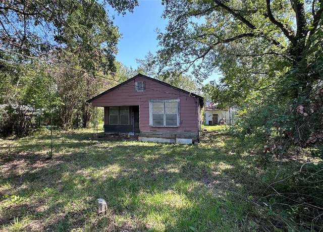 Property at 107 Church St, Willis, TX 77378, 3 beds, 1 bath