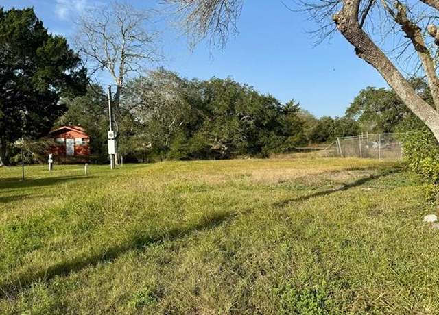 Property at 628 Hall St, Anahuac, TX 77514