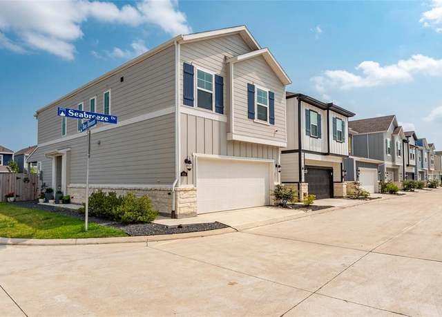 Property at 614 Seabreeze Dr, Kemah, TX 77565, 3 beds, 2.5 baths