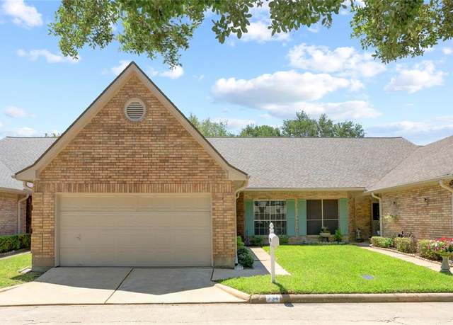 Property at 734 E Country Grove Cir, Pearland, TX 77584, 2 beds, 2 baths