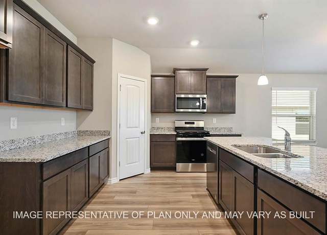 Property at 1718 Robinson Dr, Brenham, TX 77833, 3 beds, 2 baths