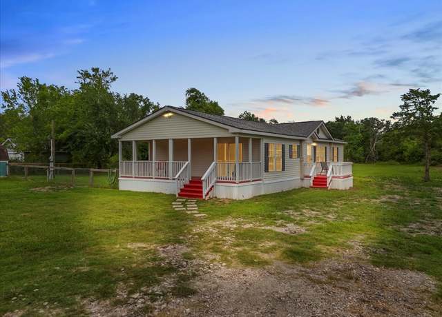 Property at 5039 Farmer Rd, Alvin, TX 77511, 3 beds, 2 baths