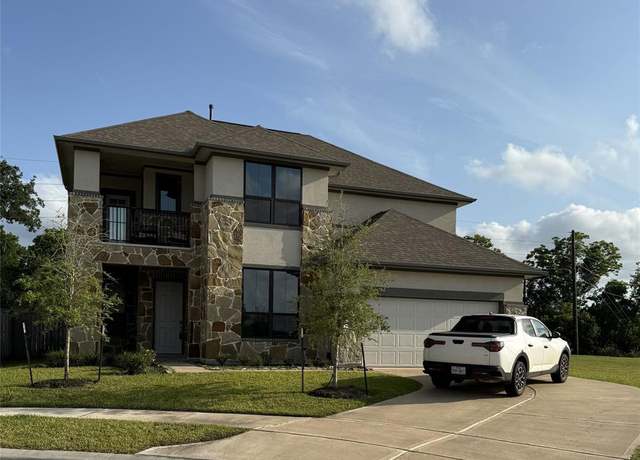 Property at 2811 San Bernard Dr, Fresno, TX 77545, 4 beds, 3.5 baths