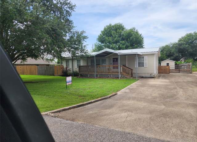 Property at 19168 County Road 669e, Alvin, TX 77511, 3 beds, 2 baths