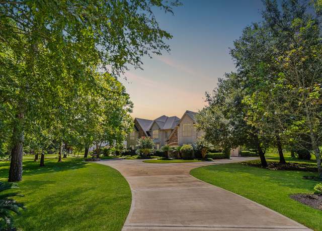 Property at 11827 Water Oak Dr, Magnolia, TX 77354, 5 beds, 4.5 baths