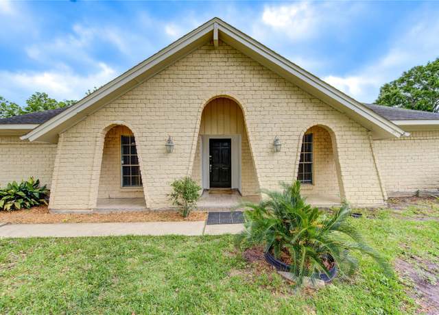 Property at 1725 Shannon Valley Dr, Houston, TX 77077, 3 beds, 2 baths