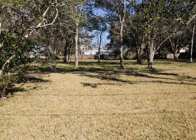 Property at 202 N Ormsby St, Alvin, TX 77511