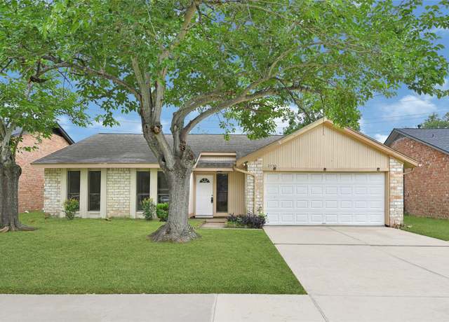 Property at 2730 Mesquite Dr, Sugar Land, TX 77479, 3 beds, 2 baths