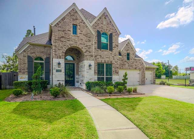 Property at 17010 Harpers Way, Conroe, TX 77385, 5 beds, 5.5 baths