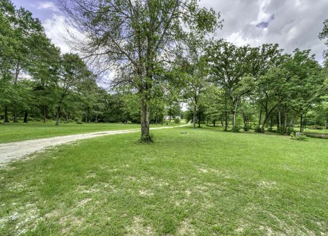 Property at 4045 Settlers Ln, Madisonville, TX 77864, 3 beds, 2 baths