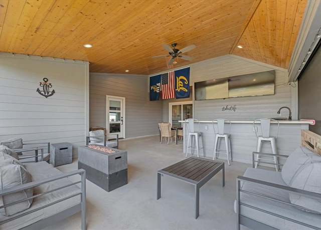 Property at 10737 S Lake Mist Ln, Willis, TX 77318, 3 beds, 2.5 baths