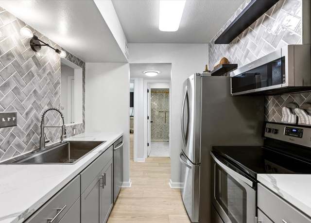 Property at 3220 69th St Unit E4, Galveston, TX 77551, 1 bed, 1 bath