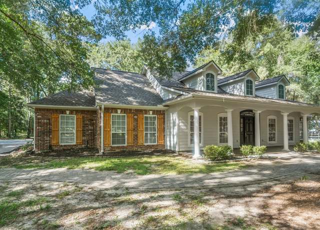 Property at 17201 Horseshoe Way, New Caney, TX 77357, 3 beds, 2.5 baths