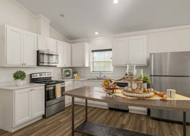 Property at 10021 Hwy 36 Ramp N, Kenney, TX 77452, 3 beds, 2 baths