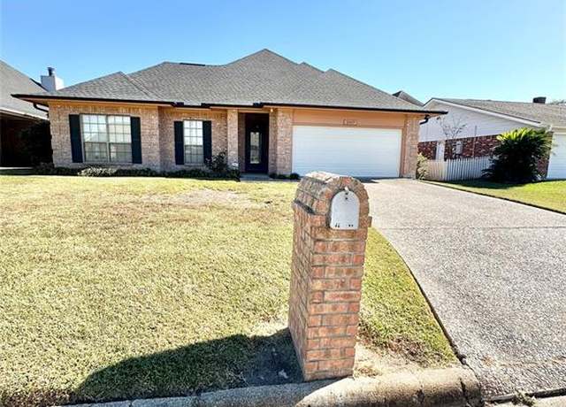 Property at 2517 Thunderbird Dr, Orange, TX 77630, 3 beds, 2 baths