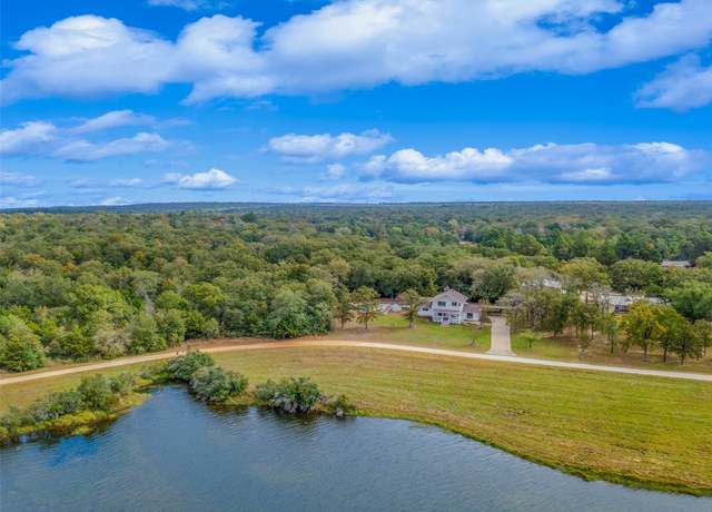 Property at 30 Cherokee Dr, Hilltop Lakes, TX 77871, 4 beds, 3 baths