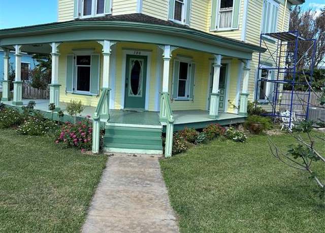 Property at 100 Welch Ave, Palacios, TX 77465, 2 beds, 2 baths