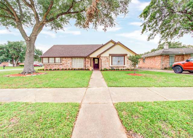 Property at 13526 Sherwood St, Sugar Land, TX 77498, 3 beds, 2 baths
