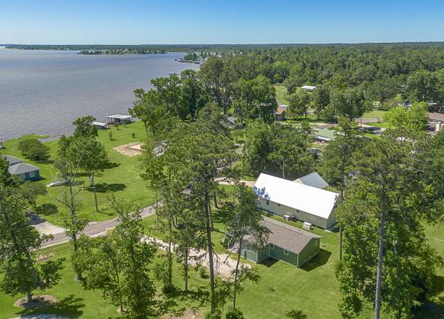 Property at 315 Lakeview Hbr, Onalaska, TX 77360, 3 beds, 2 baths