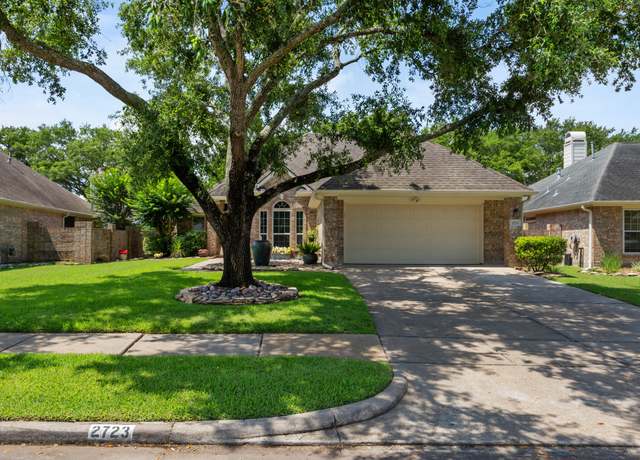 Property at 2723 Shelby Dr, Pearland, TX 77584, 3 beds, 2 baths