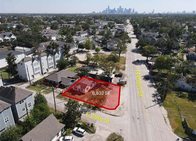 Property at 704 E 28th St, Houston, TX 77009