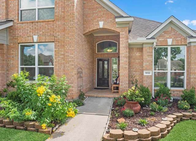 Property at 19122 High Canyon Ln, Tomball, TX 77377, 4 beds, 2.5 baths
