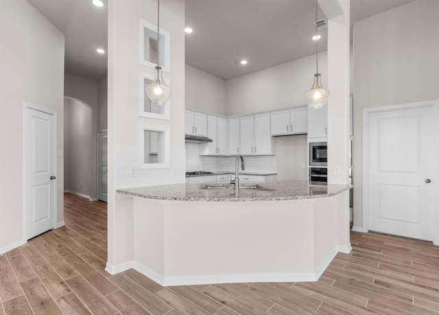 Property at 6227 Park Landing Dr, Baytown, TX 77521, 3 beds, 2 baths