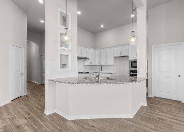 Property at 6227 Park Landing Dr, Baytown, TX 77521, 3 beds, 2 baths