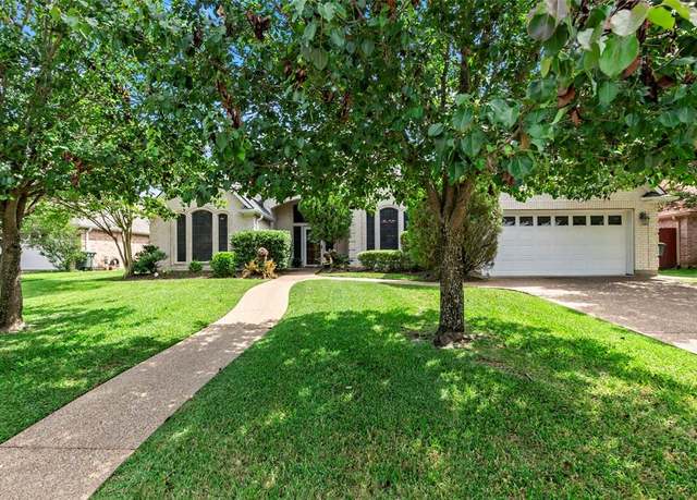 Property at 2104 Williams Way, Bryan, TX 77808, 4 beds, 2 baths