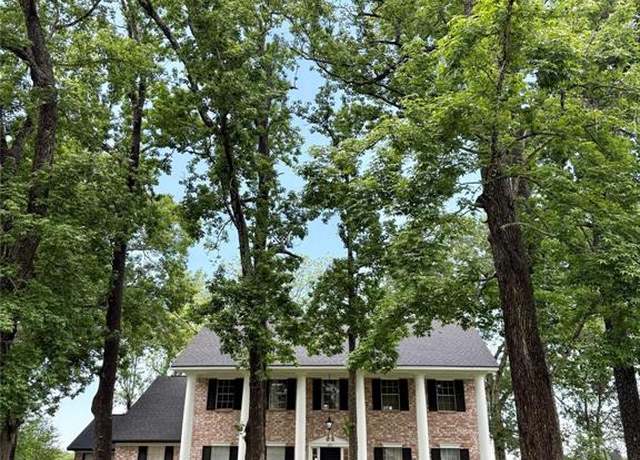 Property at 251 Saint Cloud Dr, Friendswood, TX 77546, 5 beds, 3.5 baths