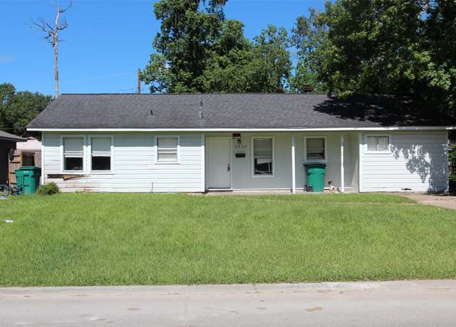 Property at 2325 Butler Dr, Orange, TX 77630, 3 beds, 2 baths