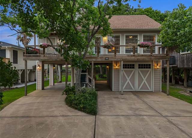 Property at 268 Seminole Dr, League City, TX 77565, 3 beds, 2 baths