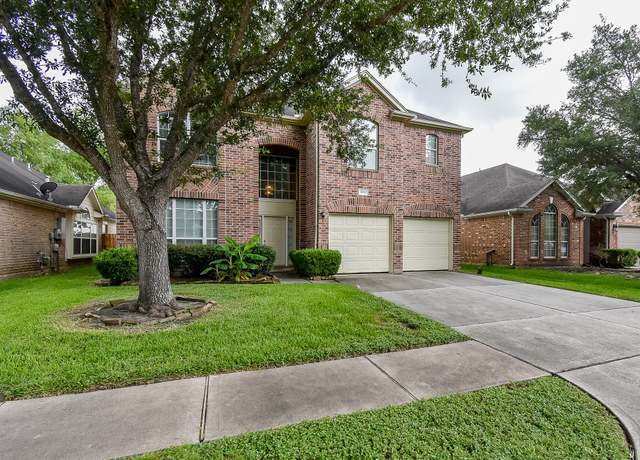Property at 2814 Edgewick Elm St, Fresno, TX 77545, 4 beds, 3 baths