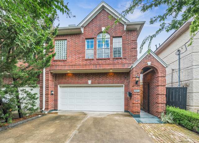 Property at 907 Birdsall St, Houston, TX 77007, 3 beds, 2.5 baths