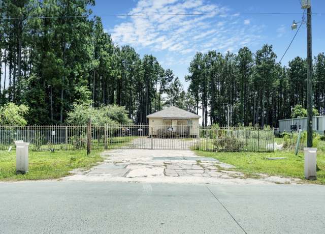 Property at 970 County Road 3545, Cleveland, TX 77327, 3 beds, 2 baths