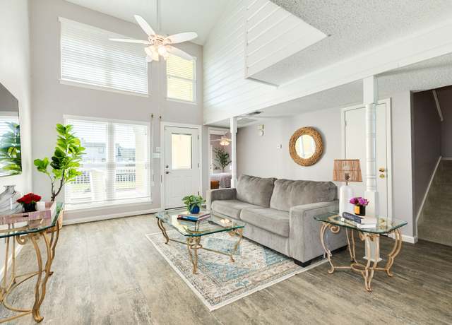 Property at 805 Calico Jack Cv, Galveston, TX 77554, 3 beds, 2 baths