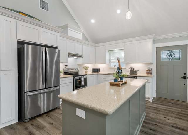 Property at 1345 Indian Hill Blvd, Livingston, TX 77351, 3 beds, 2 baths