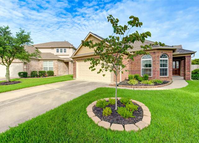 Property at 19238 Ashford Square St, Tomball, TX 77375, 3 beds, 2 baths