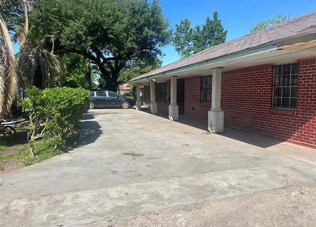 Property at 255 Mcfarland Rd, Houston, TX 77060, 4 beds, 2.5 baths