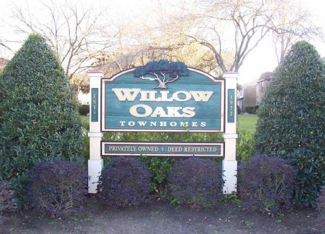 Property at 1076 Willow Oaks Cir, Pasadena, TX 77506, 3 beds, 3 baths