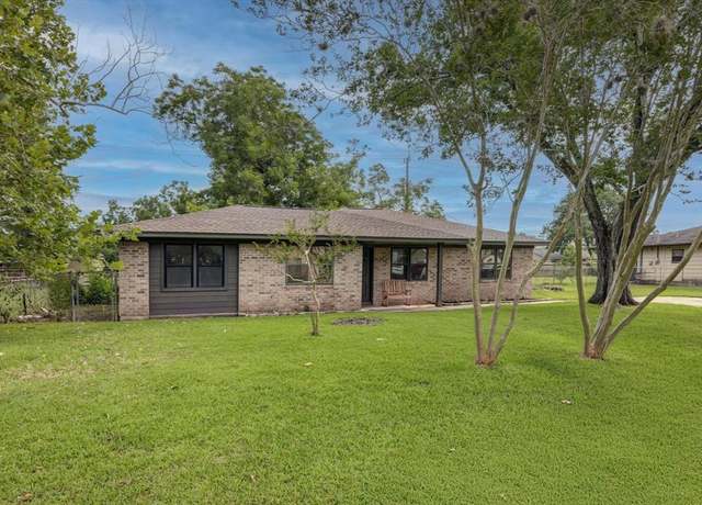 Property at 229 Burkett St, Richwood, TX 77531, 3 beds, 2 baths