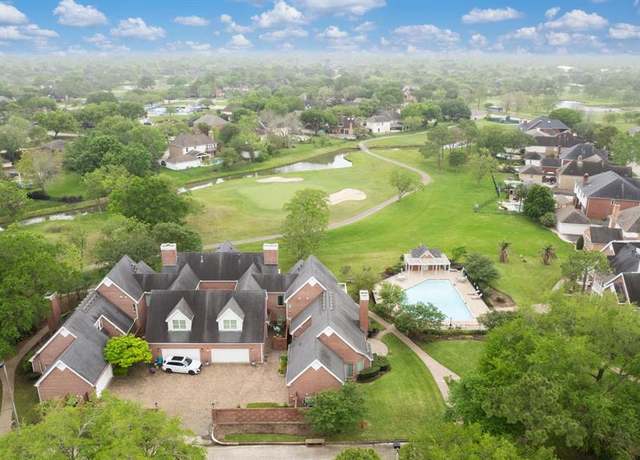 Property at 3708 Masters Ct, League City, TX 77573, 3 beds, 2.5 baths