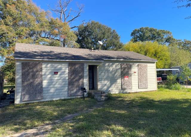 Property at 1450 Trinity Ave, Port Arthur, TX 77642, 3 beds, 1 bath