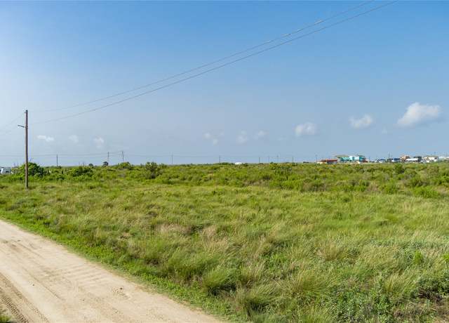 Property at 8-10 4th, Gilchrist, TX 77617