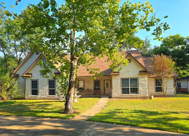 Property at 11692 Clark Ln, Conroe, TX 77385, 4 beds, 2 baths