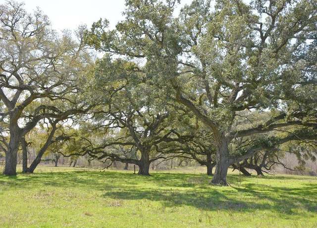 Property at 706 Grand Oaks Ln, Brenham, TX 77833