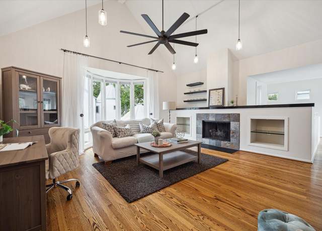 Property at 1395 Arlington St #1395, Houston, TX 77008, 2 beds, 2 baths